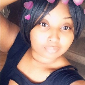 Meet your Posher, Qmoney